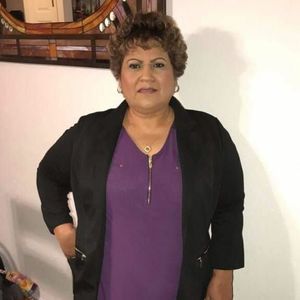 Meet your Posher, Simona